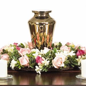 CARISMA FLORISTS® Couronne blanche, crème et rose