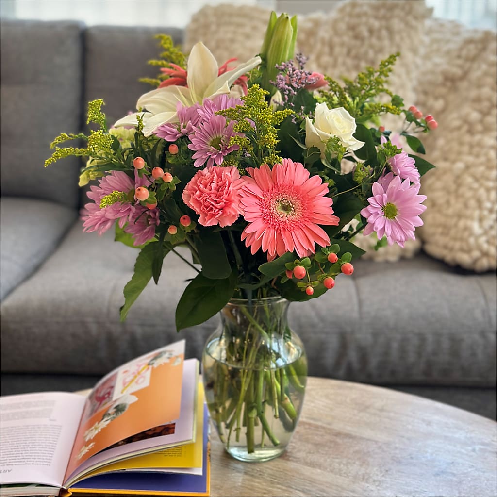 Pastel Tradition - A Florist Original – Carisma Florists, Mississauga ON