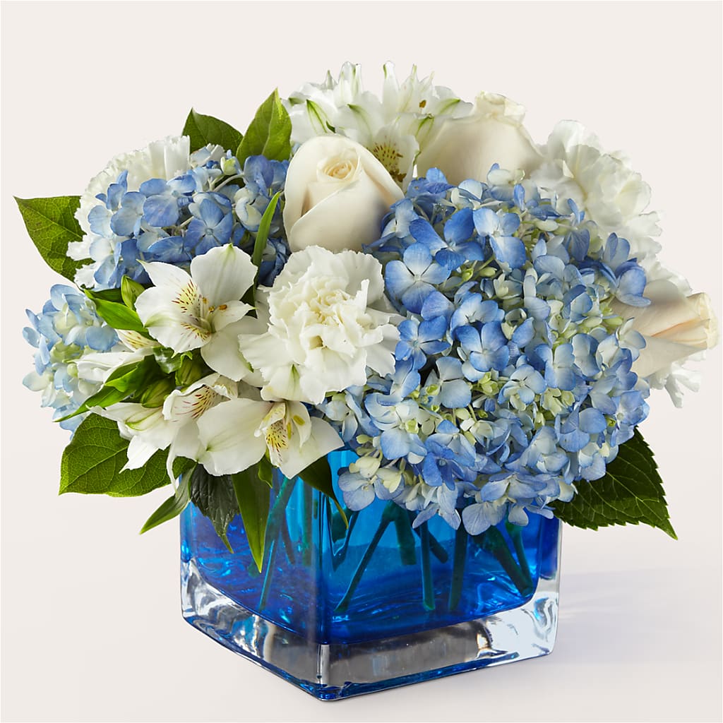 Soothing Waters Bouquet – Carisma Florists, Mississauga ON