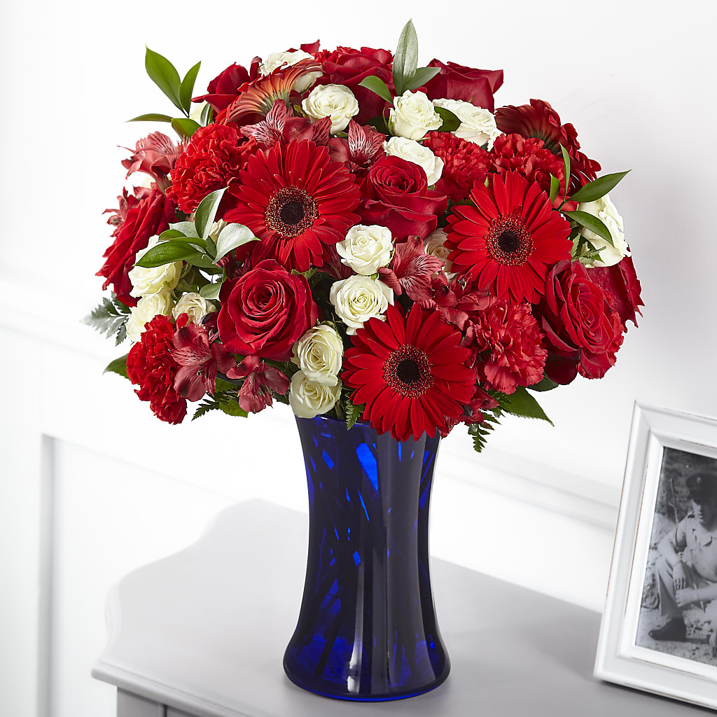 Hearts Embrace Bouquet – Carisma Florists, Mississauga ON