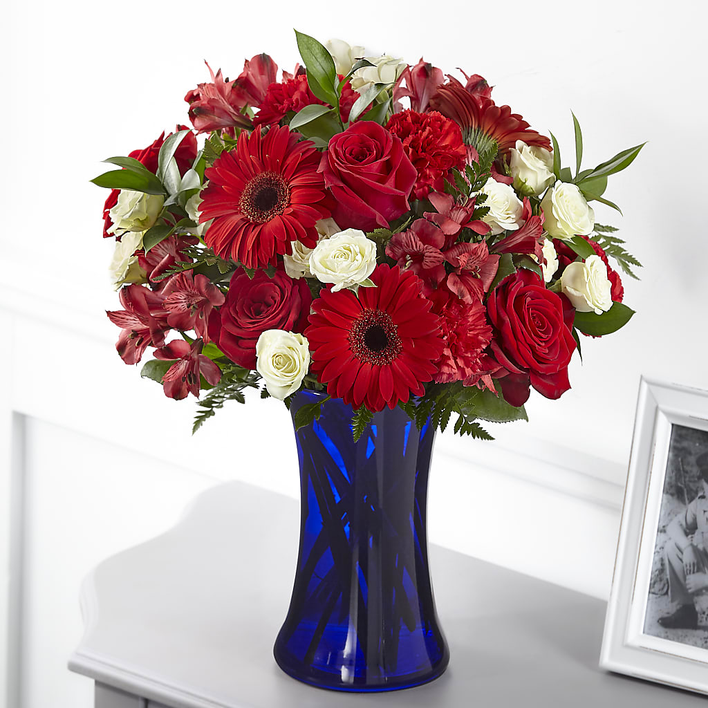 Hearts Embrace Bouquet – Carisma Florists, Mississauga ON