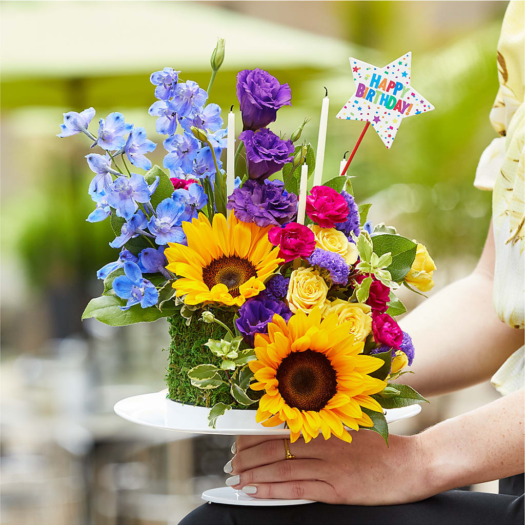 Star of the Day Floral Cake – Carisma Florists, Mississauga ON
