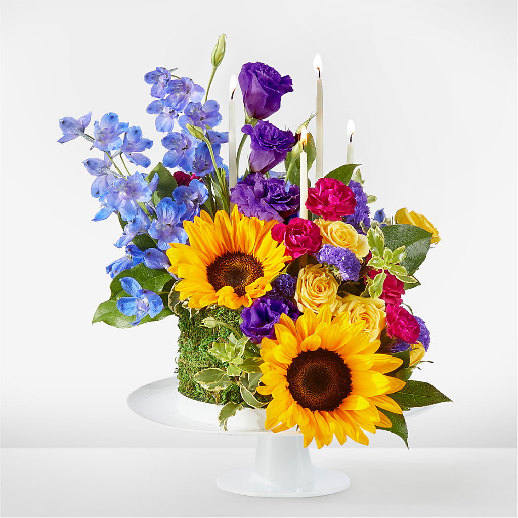 Star of the Day Floral Cake – Carisma Florists, Mississauga ON