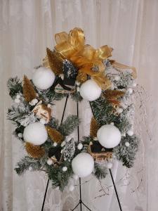 Snowball Wreath –  Carisma Florists, Mississauga ON
