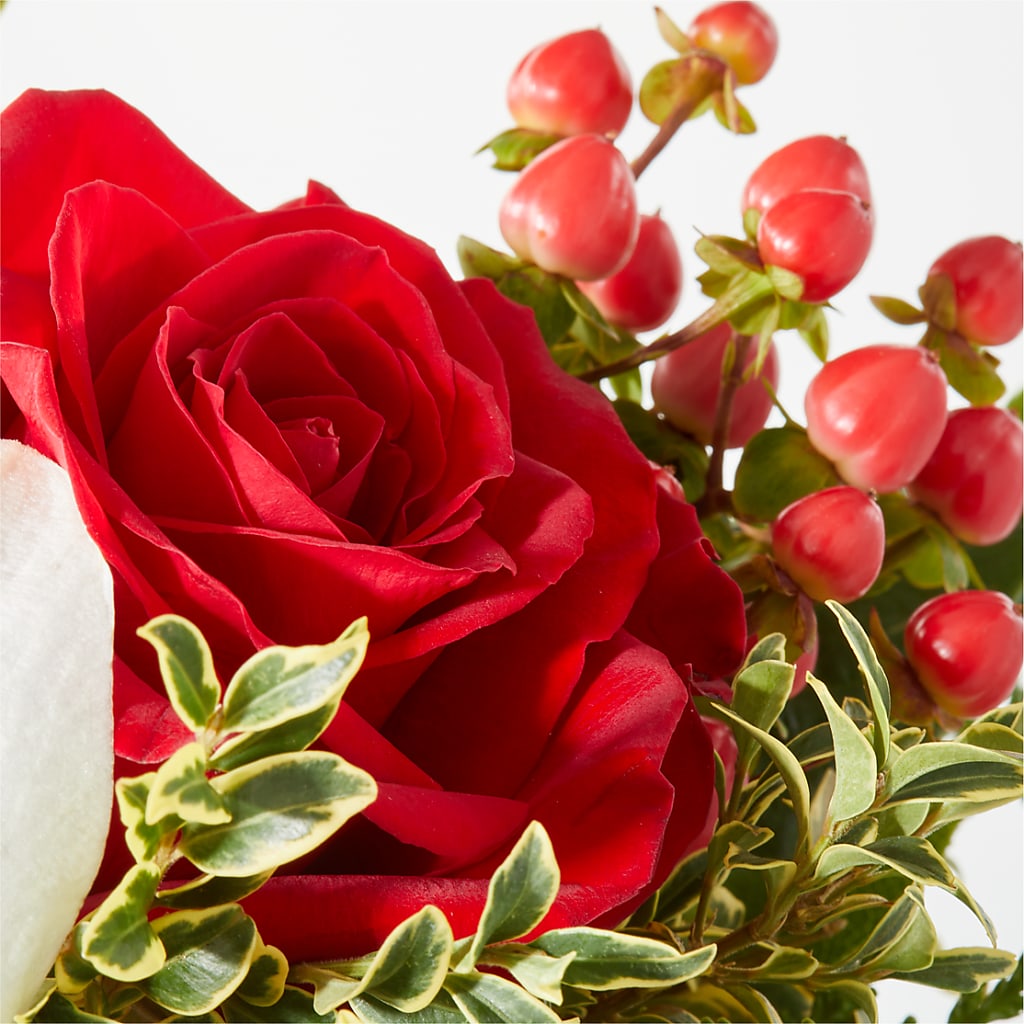 Snowy Wonderland Bouquet –  Carisma Florists, Mississauga ON