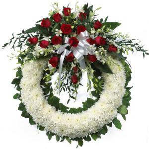 CARISMA FLORISTS&reg; White Wreath with Roses