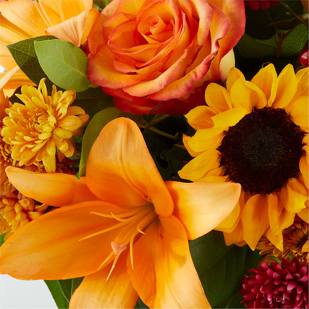 Grateful Centerpiece –  Carisma Florists, Mississauga ON