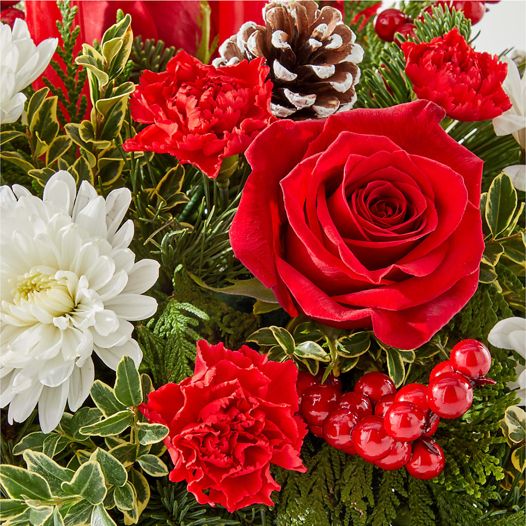 Holiday Soiree Centerpiece –  Carisma Florists, Mississauga ON
