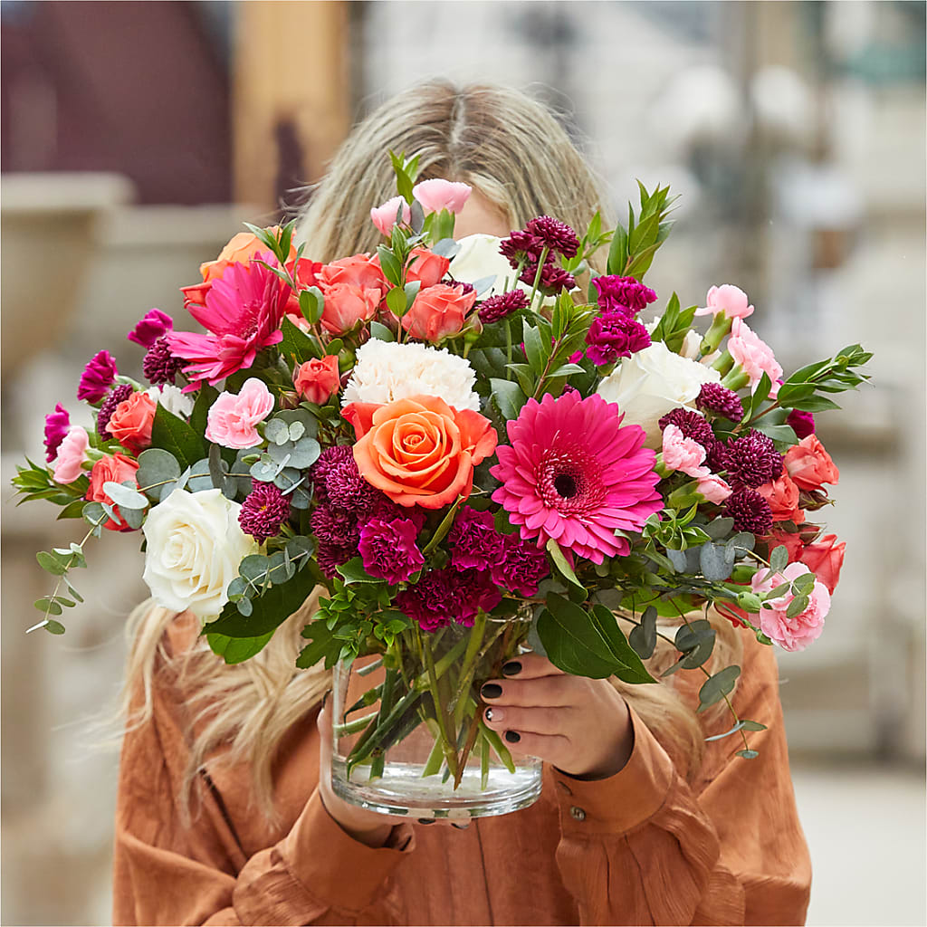 Smell the Roses Bouquet –  Carisma Florists, Mississauga ON